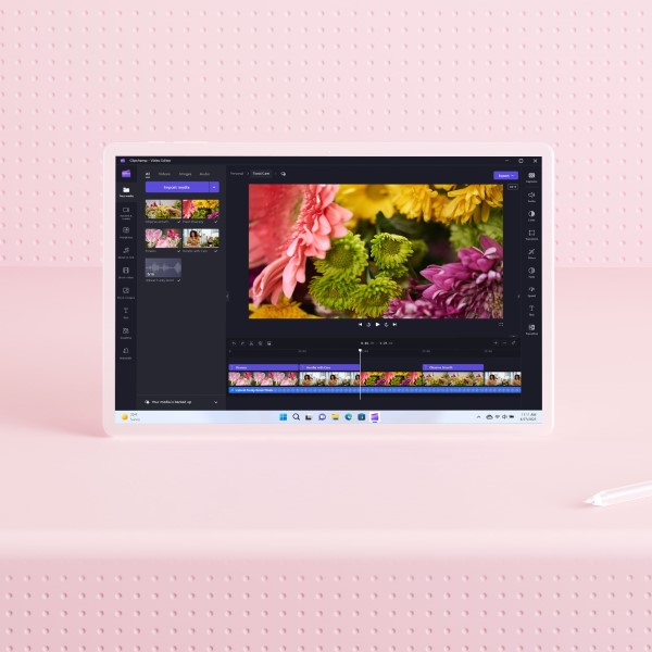 Windows photorealistic render of glass device tablet with Clipchamp screen BTS23